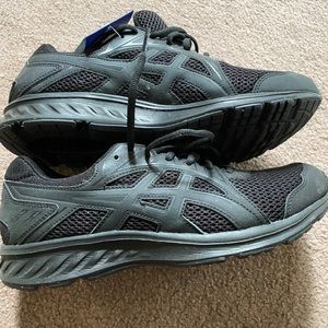 ASICS Men’s black sneakers sz 10 W Brand New